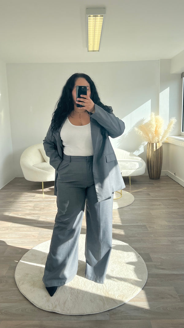 Pantalon coupe large gris élastique au dos