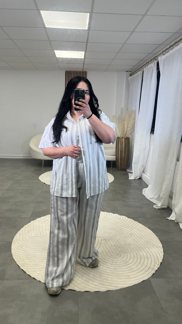 Ensemble chemise & pantalon rayure grise et blanche